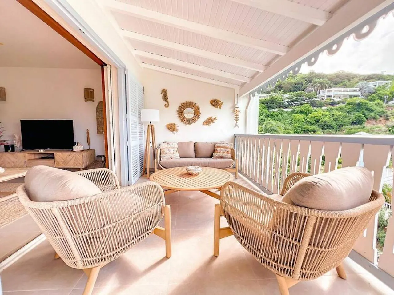 Dolce Riviera, Beach Access, Pool View, 2 Bedrooms Anse Marcel Apartment