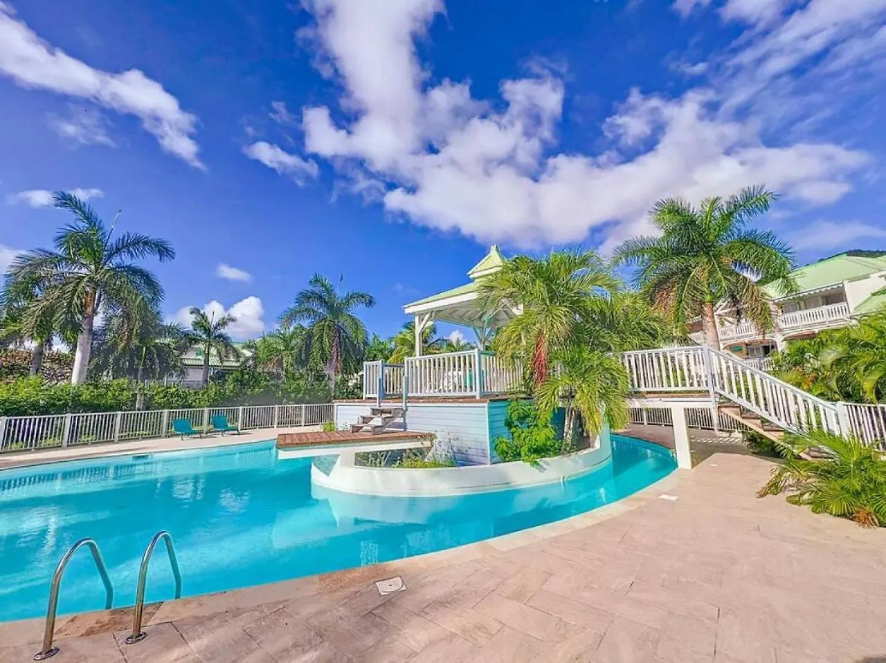 Apartment Dolce Riviera, Beach Access, Pool View, 2 Bedrooms Anse Marcel