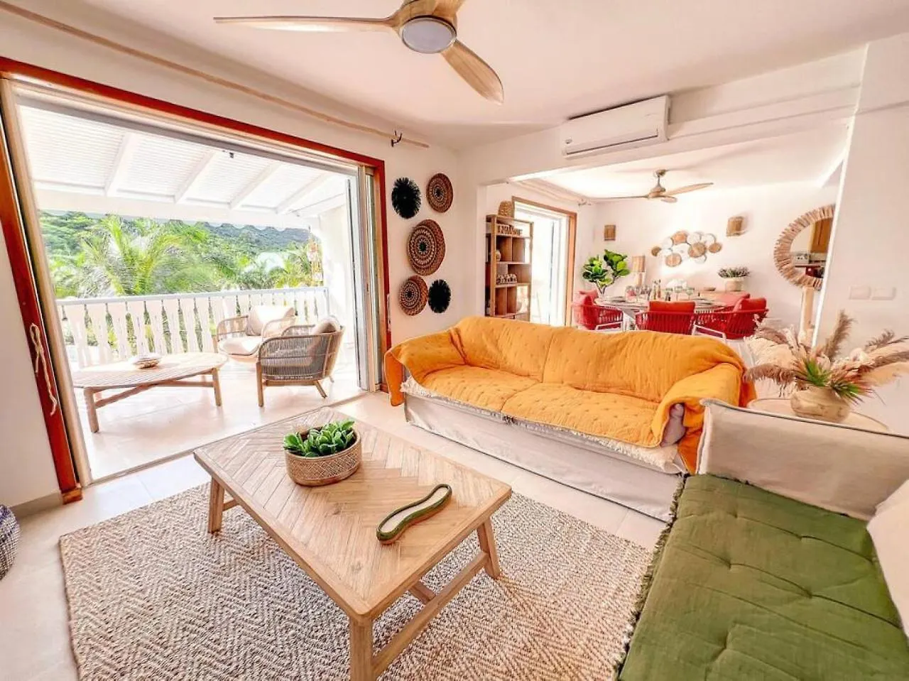 Apartment Dolce Riviera, Beach Access, Pool View, 2 Bedrooms Anse Marcel